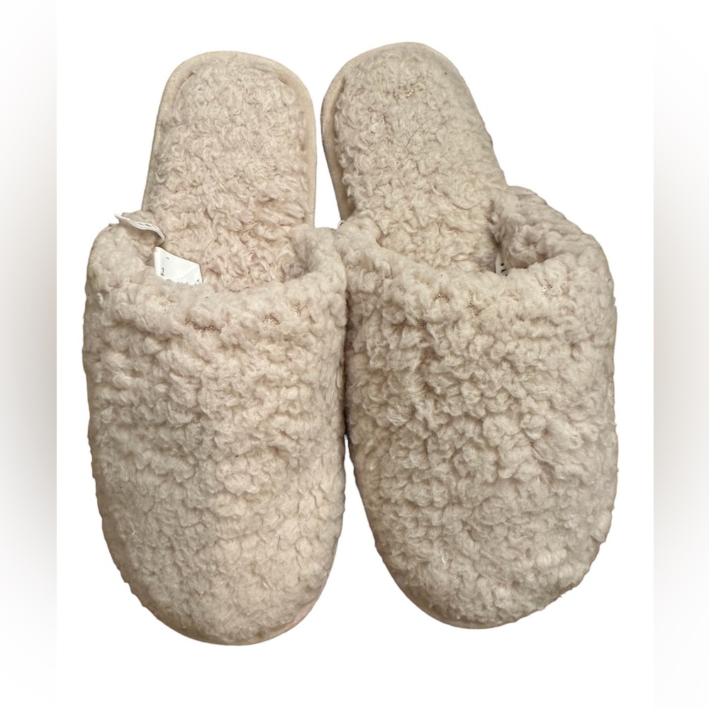 Pottery Barn Coziest Sherpa Slippers size Small Petit
